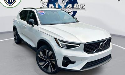 2024 Volvo XC40 Plus Dark