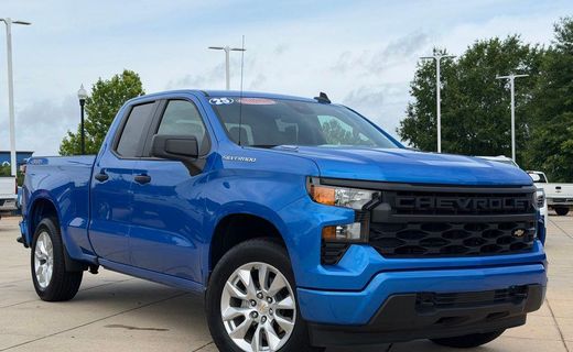 2025 Chevrolet Silverado Custom