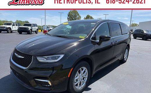 2026 Chrysler Pacifica Select