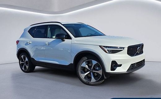 2026 Volvo XC40 Plus Dark