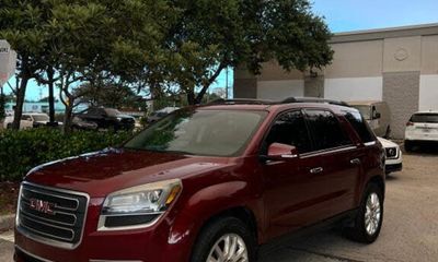 2016 GMC Acadia SLT 1