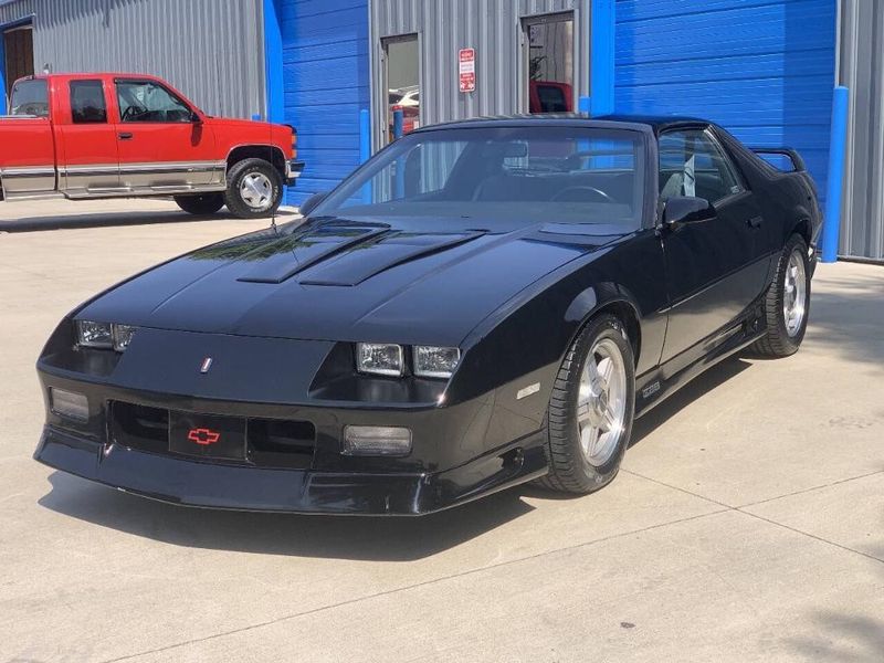 1991 Chevrolet Camaro — a typically priced live listing
