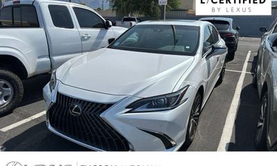 2024 Lexus ES 300H Premium