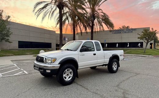 2004 Toyota Tacoma Deluxe