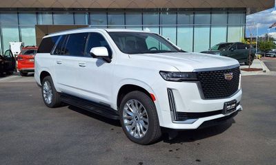 2023 Cadillac Escalade ESV Premium Luxury