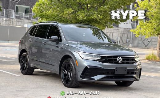 2023 Volkswagen Tiguan SE Black