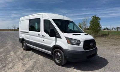 2015 Ford Transit SRW Medium Roof
