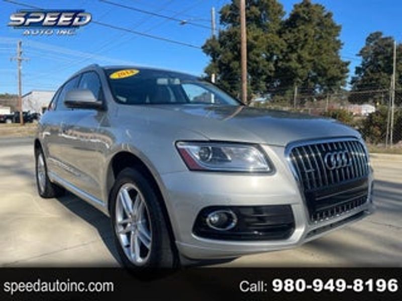2012 Audi Q5 — a typically priced live listing
