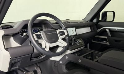2023 Land Rover Defender 90 X Dynamic