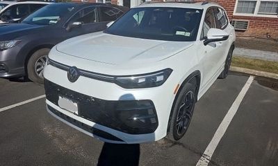 2025 Volkswagen Tiguan 4Motion SEL R