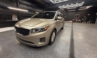 2017 Kia Sedona LX