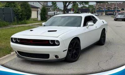 2015 Dodge Challenger SXT Plus