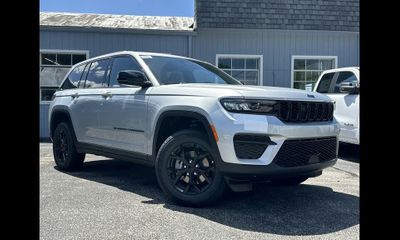 2024 Jeep Grand Cherokee Laredo