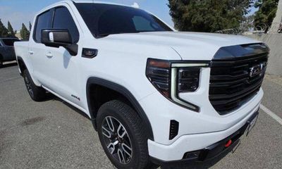 2022 GMC Sierra AT4