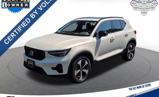 2023 Volvo XC40 Plus Dark