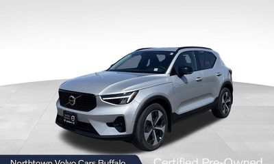 2023 Volvo XC40 Plus Dark