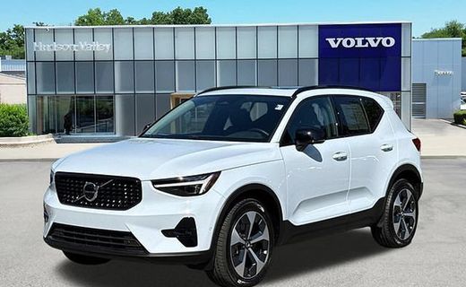 2026 Volvo XC40 Plus Dark