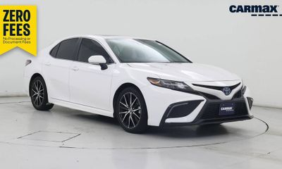 2023 Toyota Camry SE