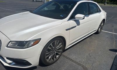 2017 Lincoln Continental Reserve