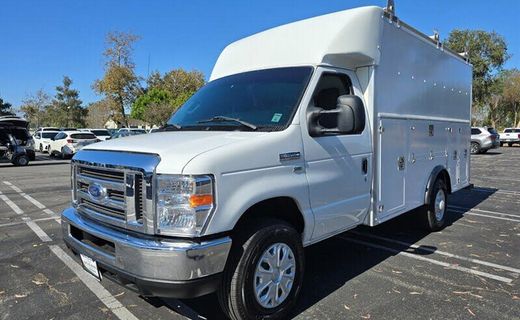 2018 Ford E-Series Chassis E 350 Super