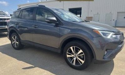 2017 Toyota RAV4 LTD Platinum