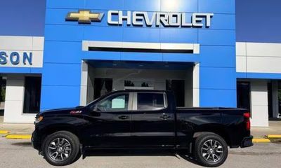 2024 Chevrolet Silverado RST