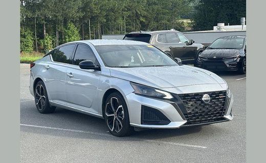 2023 Nissan Altima SR