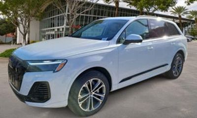 2025 Audi Q7 Quattro Premium Plus