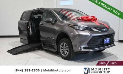 2021 Toyota Sienna XLE Plus Package