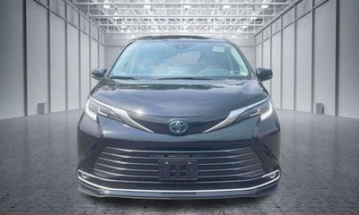 2023 Toyota Sienna Limited