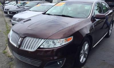 2010 Lincoln MKS Base