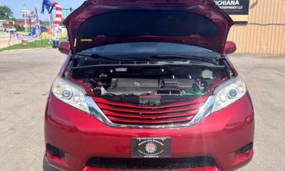 2015 Toyota Sienna LE