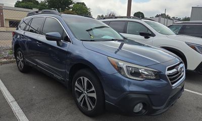 2018 Subaru Outback Limited M R