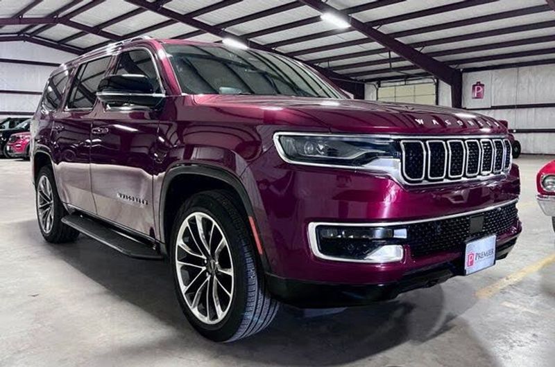 2025 Jeep Wagoneer — a typically priced live listing
