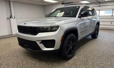 2024 Jeep Grand Cherokee Laredo