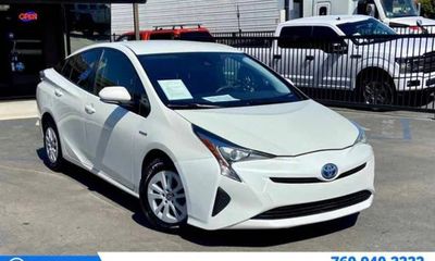 2018 Toyota Prius ONE TWO