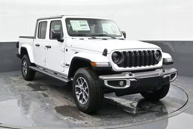 2024 Jeep Gladiator — a typically priced live listing