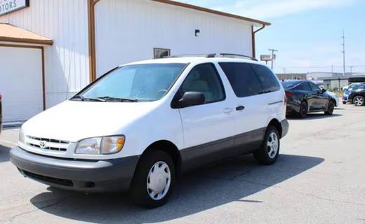 1999 Toyota Sienna CE