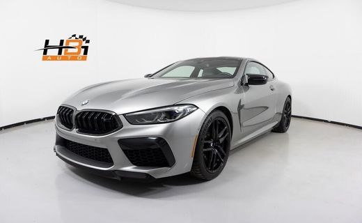 2022 BMW M8