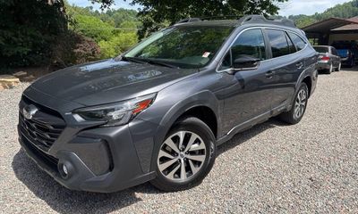 2023 Subaru Outback Premium