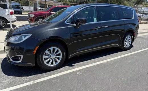 2018 Chrysler Pacifica Touring Plus