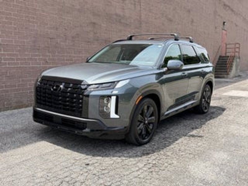 2023 Hyundai Palisade — a typically priced live listing