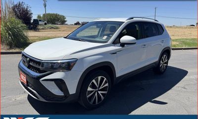 2022 Volkswagen Taos 4Motion SE