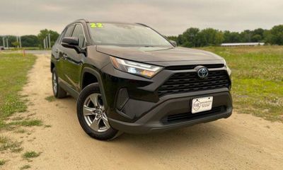 2022 Toyota RAV4 XLE