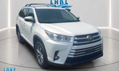 2019 Toyota Highlander SE XLE