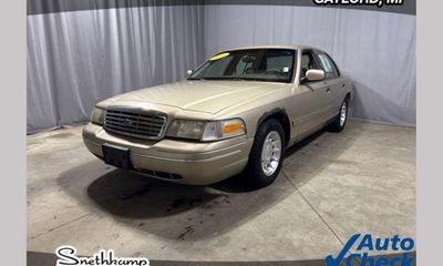 2000 Ford Crown Victoria LX