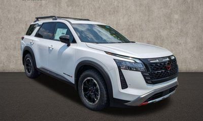 2026 Nissan Pathfinder SV