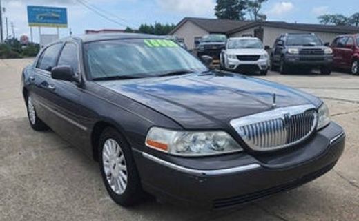 2005 Lincoln Town CAR Signature Limited