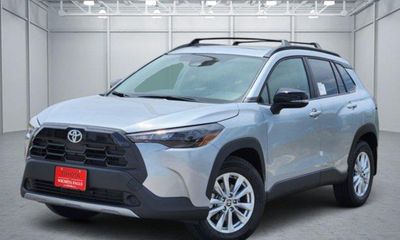 2026 Toyota Corolla Cross LE