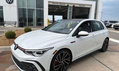 2024 Volkswagen Golf GTI Autobahn